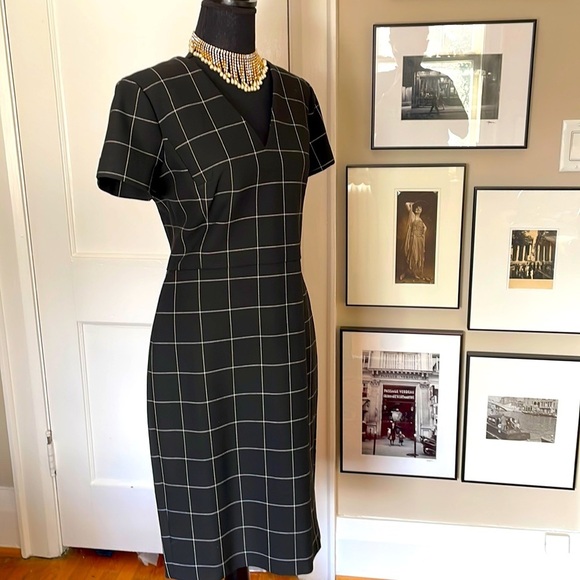 Ann Taylor Dresses & Skirts - Ann Taylor Black Windowpane Dress with v-neck & cap sleeves